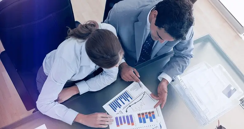 Todo lo que debes tener en cuenta al contratar tu gestora online