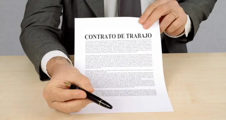 Contratos de trabajo: 6 errores que debes evitar al redactarlos Contratos de trabajo: 6 errores que debes evitar al redactarlos