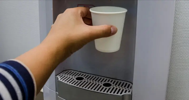 Por qu elegir tu fuente de agua con esterilizador por luz UV?