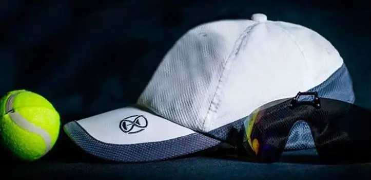 Gorras personalizadas con gafas de sol incorporadas
