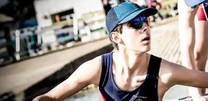 Gorras personalizadas con gafas de sol incorporadas