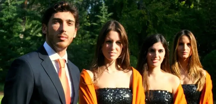 Azafatas para organizar tu evento