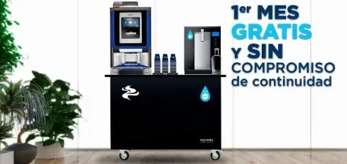 Corner de caf en grano Lavazza y fuente de agua purificada