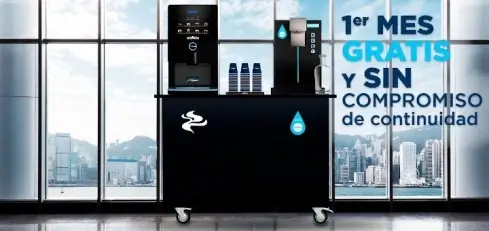 Corner de caf italiano Lavazza y fuente de agua purificada