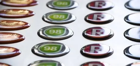 Adhesivos resinados. Tu marca en una pegatina con volumen!